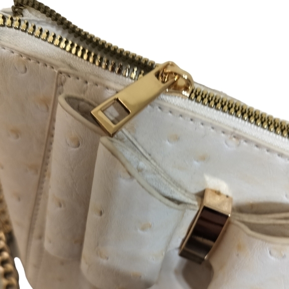 (1392) Crossi New York Bow Accent  Gold Chain Strap Crossbody Handbag - Picture 6 of 10